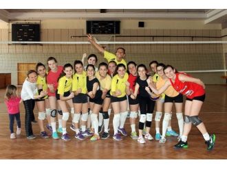 Çiftlikköy’ün Sultanları Gözünü Son 16’ya Dikti