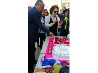 Muharrem İnce’ye Yaş Gününde 2-0 Pastası