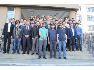 Sabah Namazını Camide Kılan Bakan, Daha Sonra 2 Hastane Ziyaret Etti