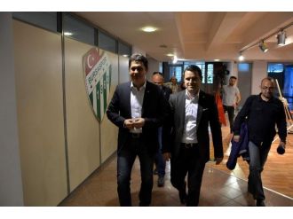 Bursaspor’da Murat Yanıklar Adaylıktan Çekildi