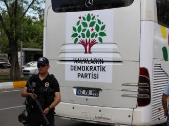 Hdp’ye Diyarbakır’da 42 Plakalı Araç
