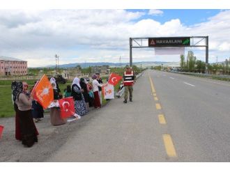 Başbakan Davutoğlu Muş’tan Ayrıldı