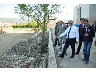 İnşaatı Beğenmeyen Validen Fırça: “Sizi Buraya Gömerim”