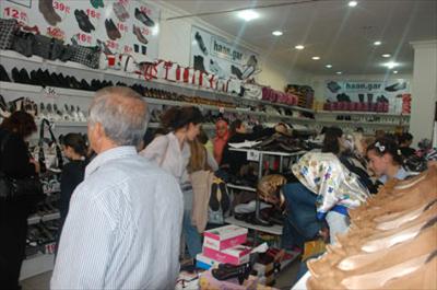 1 TLlik ayakkabıya hücum 