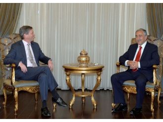 Kktc Cumhurbaşkanı Akıncı, İngiliz Yüksek Komiseri Todd İle Görüştü