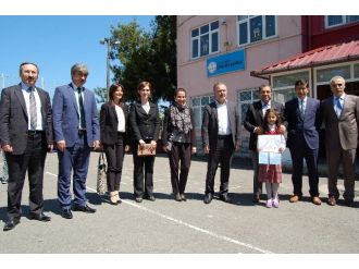 Sürmeneli Küçük Nihal Yaptığı Resimle Türkiye Birincisi Oldu