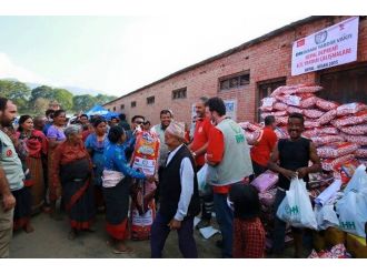 İhh Nepal’de 7 Kişiyi Enkaz Altından Sağ Kurtardı