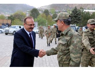 Kara Kuvvetleri Komutanı Orgeneral Akar Hakkari’de