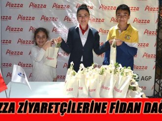 Piazza Ziyaretçilerine Fidan Dağıttı