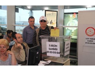Atatürk Havalimanı’nda Oy Verme İşlemi Başladı