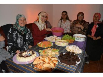 Tarihi Hamam Kına Gecesi İle Hizmete Girdi