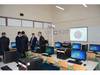 Tika Karadağ’da Eğitim Alanında Desteğe Devam Ediyor