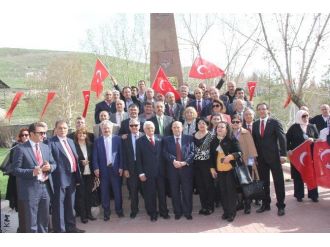 “Iı. Uluslararası Türk- Ermeni İlişkileri Ve Büyük Güçler” Sempozyumunun Sonuç Bildirgesi Yanıkdere Şehitliğinde Açıklandı