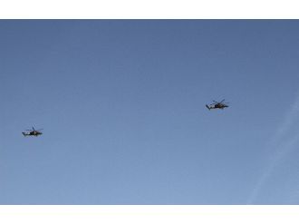 Başbakan Davutoğlu’nu Atak Helikopterleri Korudu