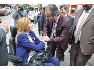 Bir Fotoğrafla Türkiye’nin Tanıdığı Engelli Milletvekili Adayı İnegöl’den Oy İstedi