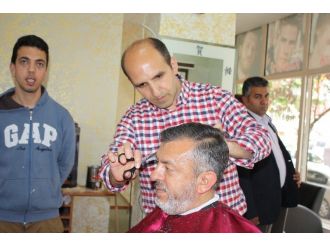 Ak Parti’li Aday Karaca Esnaf Ziyaretinde Bulundu