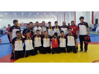 Yıldız Güreşçilerden Romanya’da Madalya Yağmuru