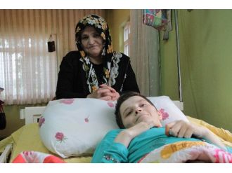 Annelerin En Güzeli... Çocuklara Adanan Bir Ömür