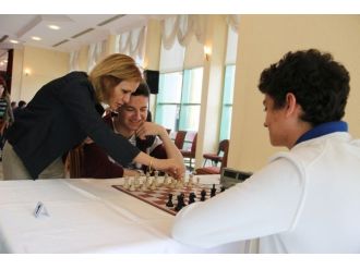 15. Geleneksel Bahar Kupası 19 Mayıs Satranç Turnuvası Başladı