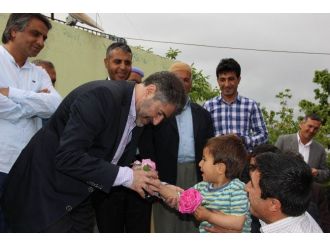 Ak Parti’li Nebati, Şanlıurfa’da En Ücra Köşelere Giderek Sorunları Dinliyor