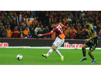 Galatasaray’ı Yerliler, Fenerbahçe’yi Yabancılar Sırtlıyor
