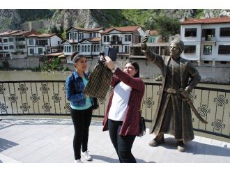 Belediye Başkanından ’Selfie Yapan Şehzade’ Açıklaması