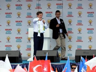 Başbakan Davutoğlu, Şanlıurfa’da Halka Seslendi