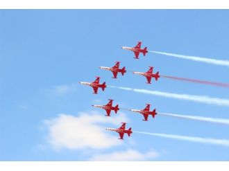 Türk Yıldızları Anneler Günü’nü Unutmadı