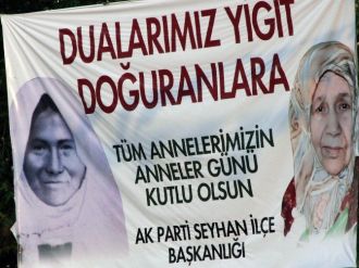 Başbakan Davutoğlu’na Anneler Günü Sürprizi