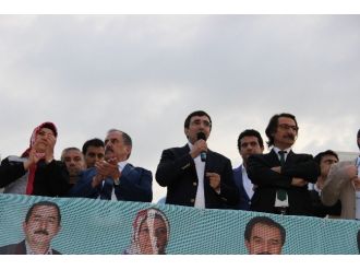 Miting Gibi Seçim Bürosu Açılışı