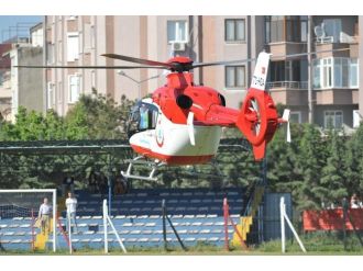 Hava Ambulansı Sahaya Girdi, İkinci Yarı Gecikmeli Başladı