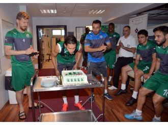 Enes Ünal’a Doğum Günü Sürprizi