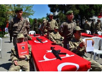 Engelliler 1 Günlüğüne Asker Oldular
