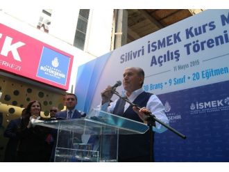 Başkan Topbaş, Basın Minibüsünün Direksiyonuna Geçti