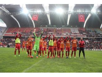 Ceza Ertelendi, Kutlamaya Devam