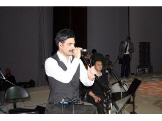 Uğur Işılak’tan Ak Partilileri Coşturan Konser