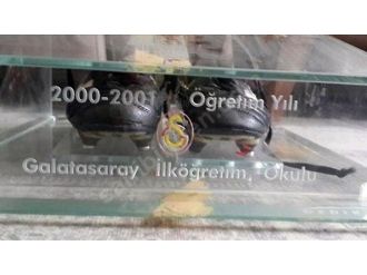 Hagi’nin Uefa Kupası’nı Getiren Kramponları Satılıyor