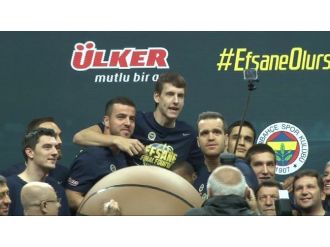Fenerbahçe Ülker’e Efsane Uğurlama