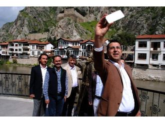 Selfieci Şehzadeye 24 Saat Mobese Takibi