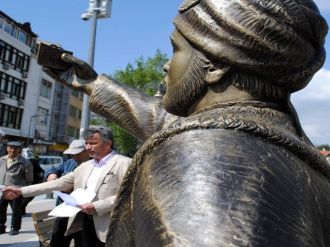 Selfie’ci Şehzadeye 24 Saat Koruma