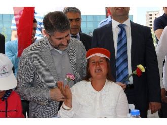 Ak Parti’li Nebati, Engellilerle Bir Araya Geldi