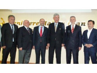 Bakan Bozkır: “Kıbrıs Sorununun Çözümü Konusunda Ümitliyim”