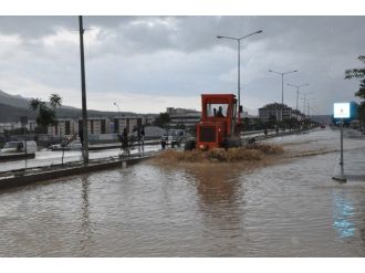 Tunceli’de Sağanak Yağmur Hayatı Olumsuz Etkiledi