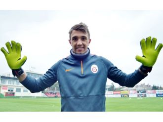 Muslera Sosyal Medyayı Da Salladı