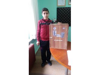 Tonyalı Doğukan Hayalindeki Odayı Bir Mobilyada Topladı