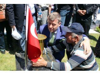 Metin Şentürk Soma Maden Şehitliğinde