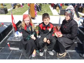 Şehitliğe Neden Bu Kıyafetlerle Geldiklerini Anlattılar