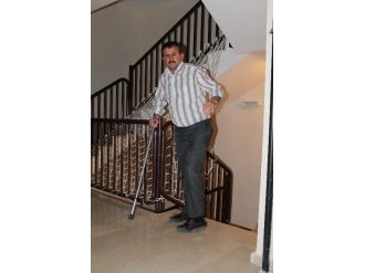 Bastonla Yürüyen Vatandaş Malulen Emekli Olmayı İstiyor