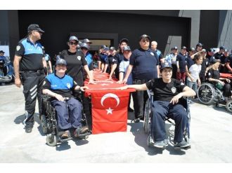 Engelliler Polis Olup Yemin Etti