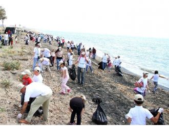 Mersin’de Deniz Kaplumbağalarının Yaşam Alanları Temizlendi